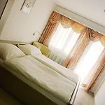 Отель Adhhoc 3*
