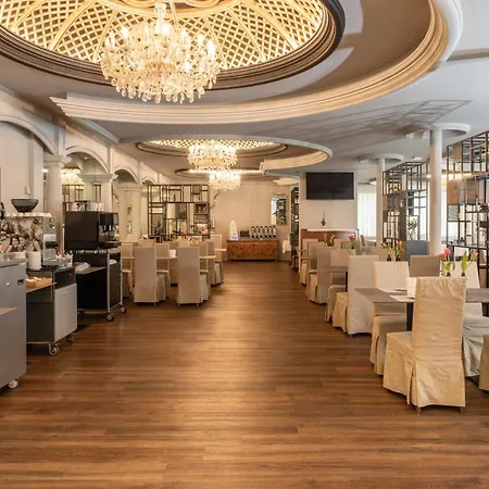Adhhoc Hotel