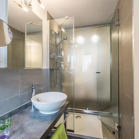 Otel Adhhoc