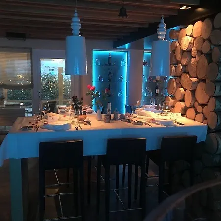 Adhhoc Otel 3*