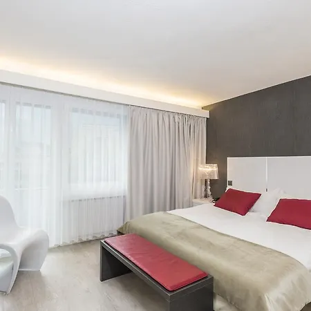 Adhhoc Hotel