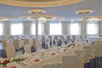 Hotel Adhhoc