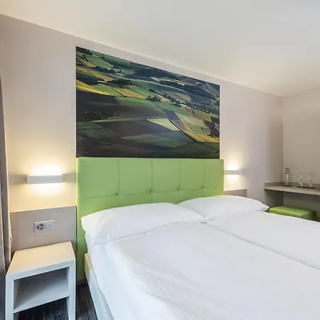 Adhhoc Hotel