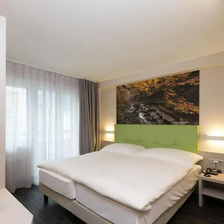 Adhhoc Hotel