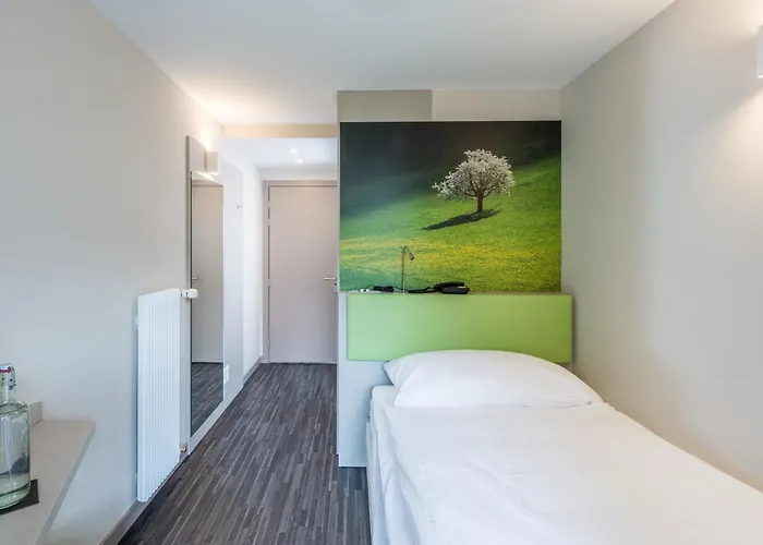 Adhhoc Hotel